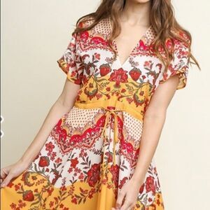 ‎Floral print short sleeve dress